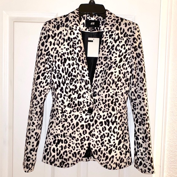 H&M Jackets & Blazers - NWT‼️ H&M Cheetah Blazer